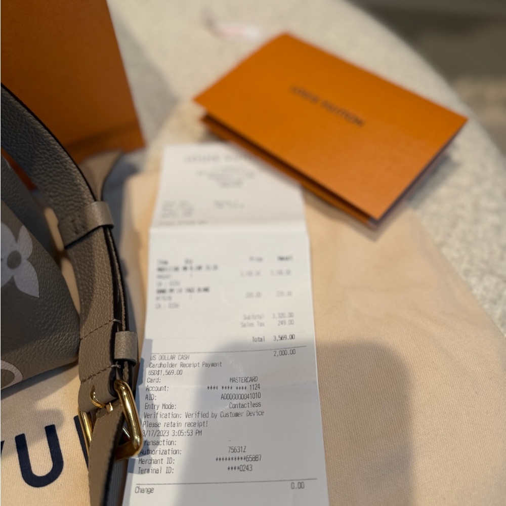 Louis Vuitton Madeleine MM in Taupe Bicolor Leather - Picture 12 of 12